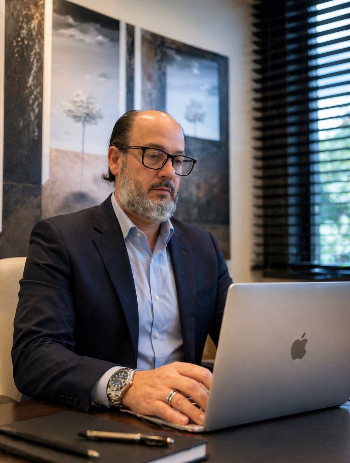 Dr. Cláudio Calazans, dentista especialista em Endodontia e Periodontia